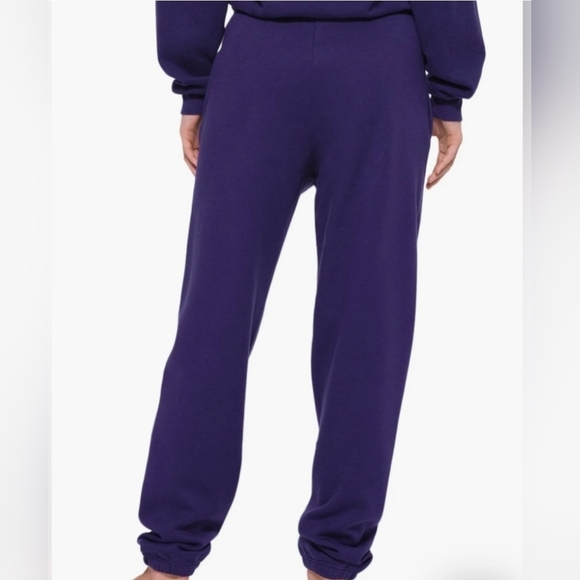 SOLDSkims Jogger Pants Concord Purple Sweat Pants Size Womens S NWOT Limited - Picture 3 of 5